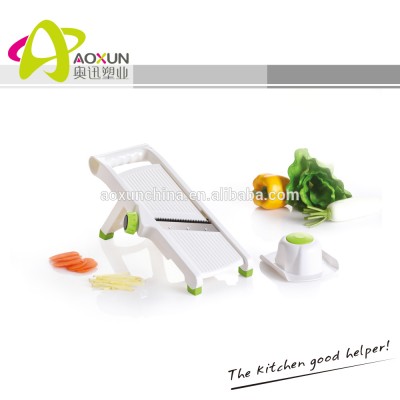 Adjustable manual spiral julienne vegetable slicer