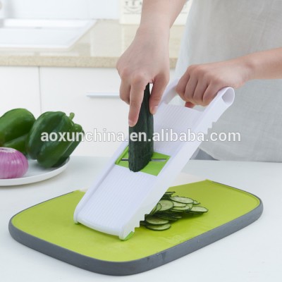 Multifunction fruit and vegetable mandoline slicer 8 pcs in 1